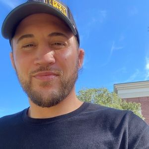 Meet your Posher, Henslee